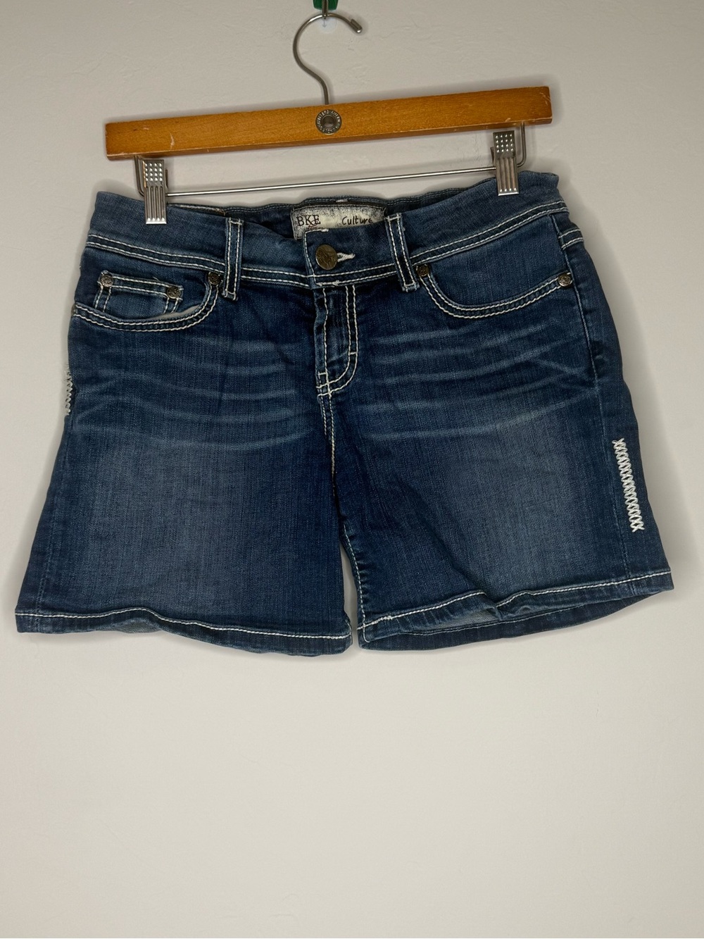BKE culture denim shorts size 27 6” inseam